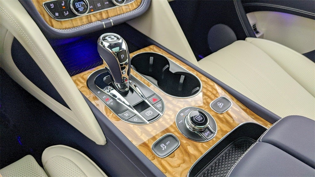 2024 Bentley Bentayga EWB V8